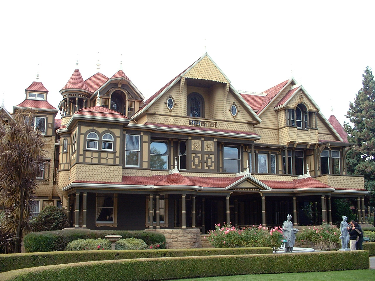 The Haunting of the Winchester Mystery House: A Labyrinth of Spirits and Secrets