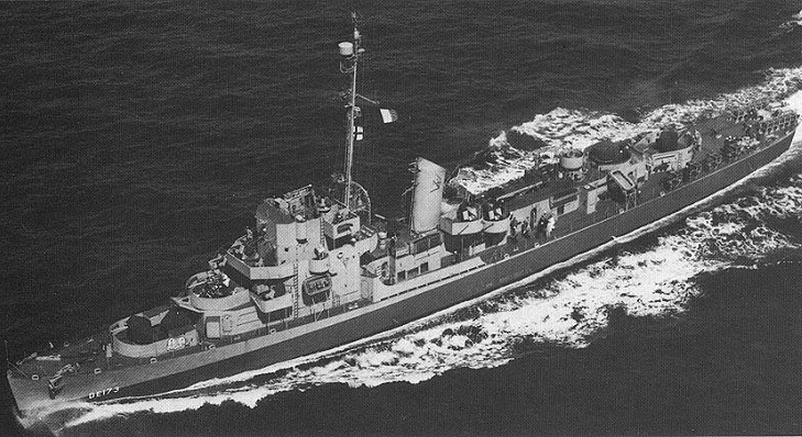 USS Eldridge (DE-173) underway, circa in 1944